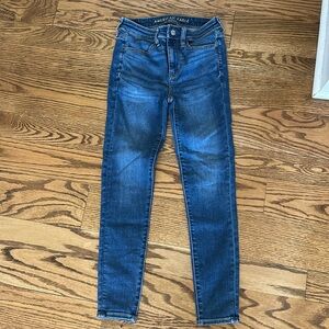 Women’s size 2 short American Eagle hi-rise jeggings next level stretch
